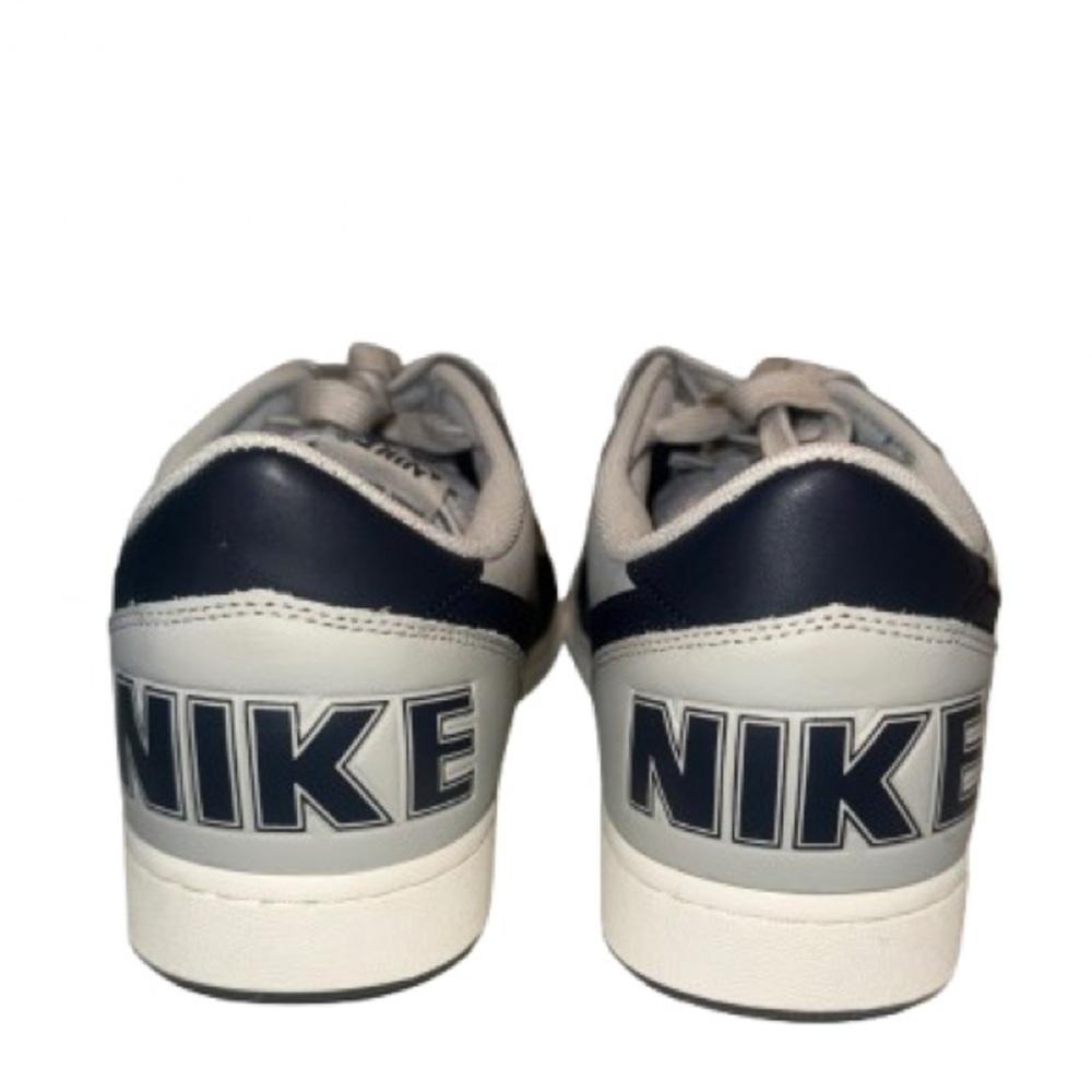 Gorgetown low top dunk - Picture 7 of 10
